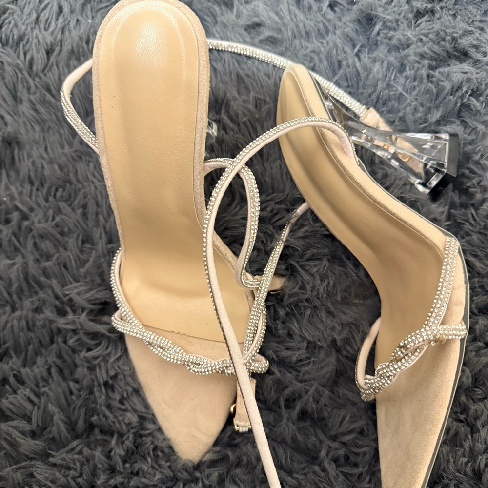 ✨ Elegant Cream Strappy Heels – Size 8 (Never Worn) ✨